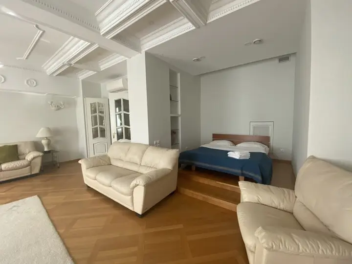 Минск: Апартаменты HomeApart Независимости 13