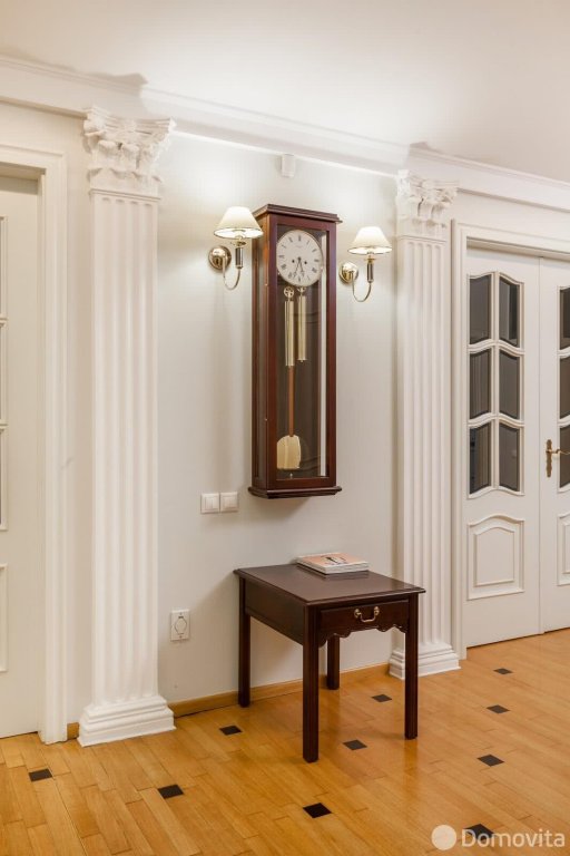 Минск: Апартаменты HomeApart Независимости 13