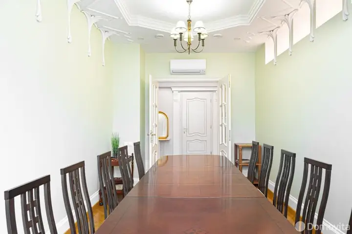 Минск: Апартаменты HomeApart Независимости 13