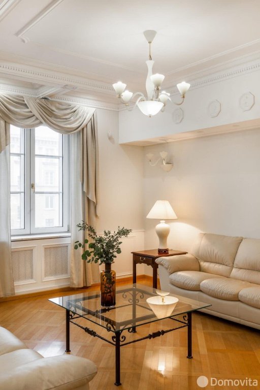 Минск: Апартаменты HomeApart Независимости 13