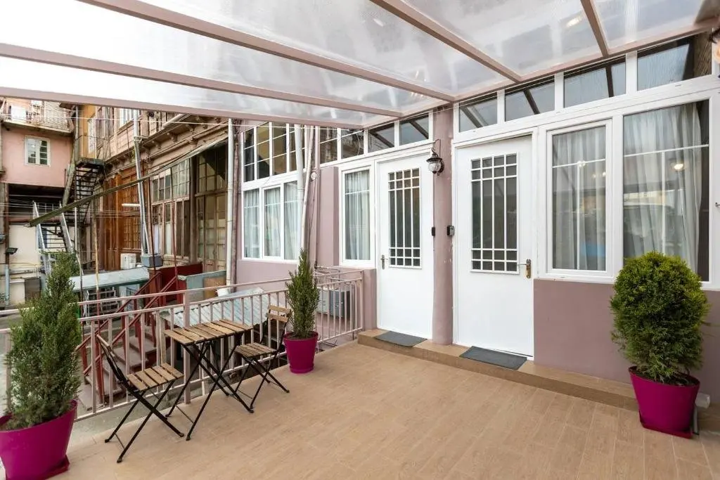 Тбилиси: Wehost Mezzanine Apartment