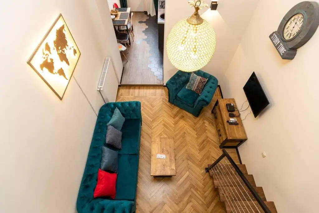 Тбилиси: Wehost Mezzanine Apartment