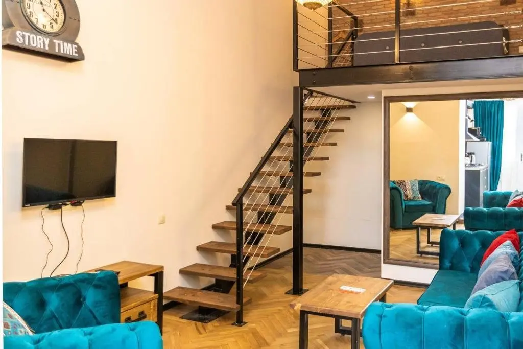 Тбилиси: Wehost Mezzanine Apartment