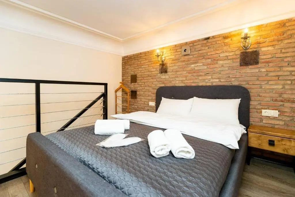 Тбилиси: Wehost Mezzanine Apartment