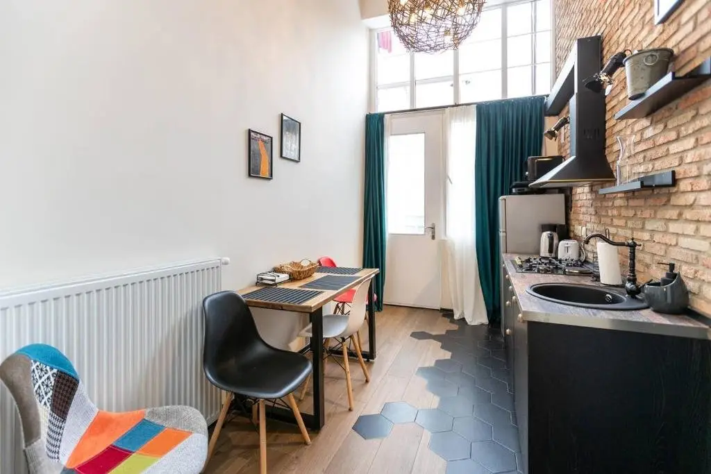 Тбилиси: Wehost Mezzanine Apartment