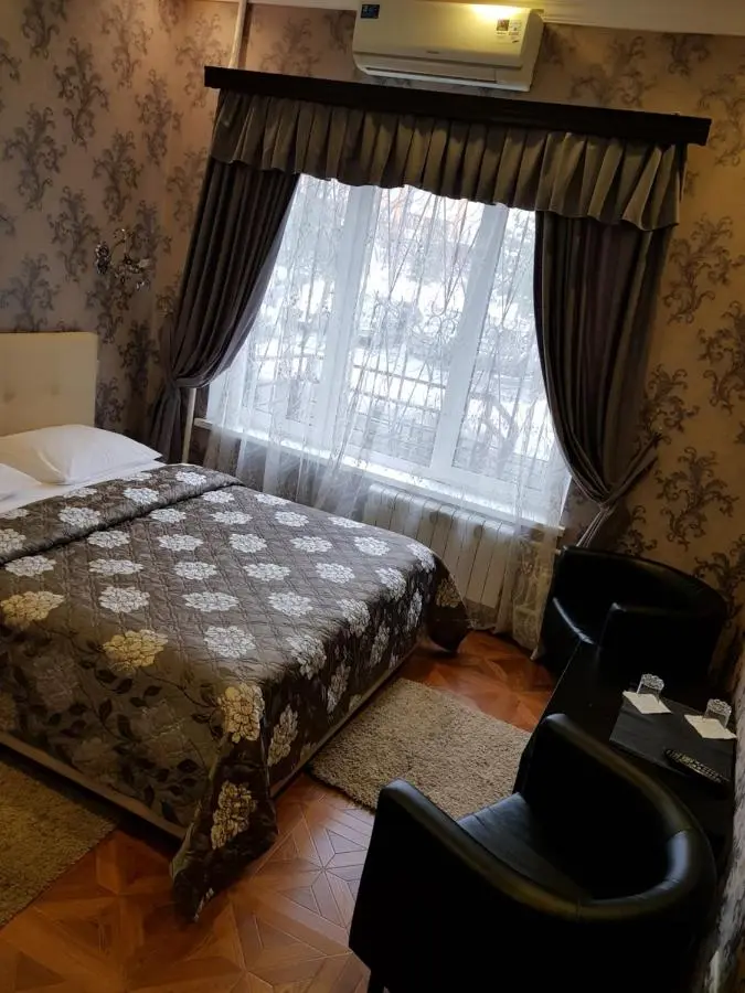 Москва: Hotel on Novomarinskaia