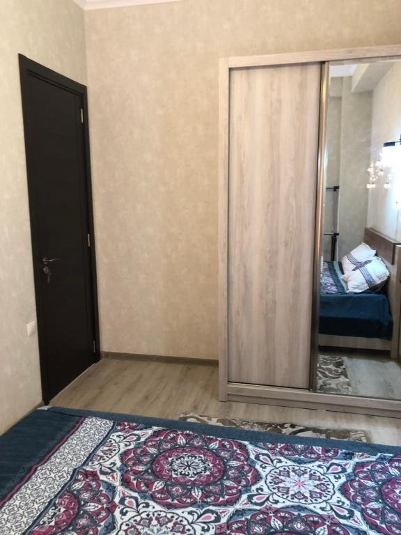 Тбилиси: Newly Renovated Apartment in Axis Palace