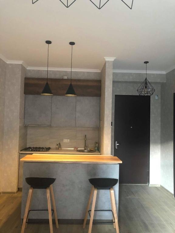 Тбилиси: Newly Renovated Apartment in Axis Palace