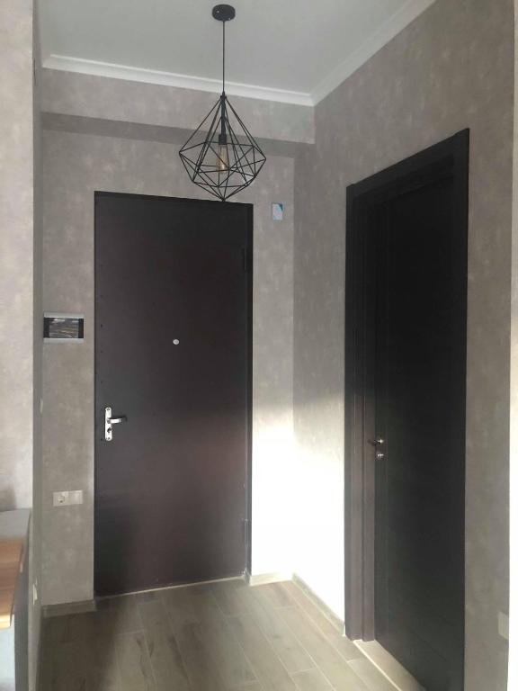 Тбилиси: Newly Renovated Apartment in Axis Palace