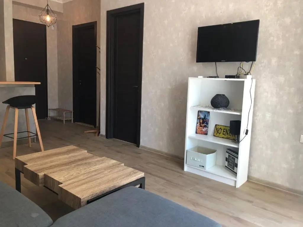 Newly Renovated Apartment in Axis Palace — фото 1