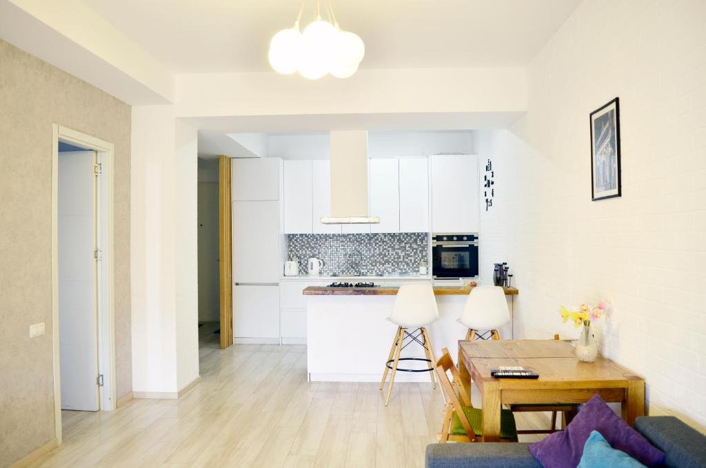 Тбилиси: One bed apartment in Axis Palace 2