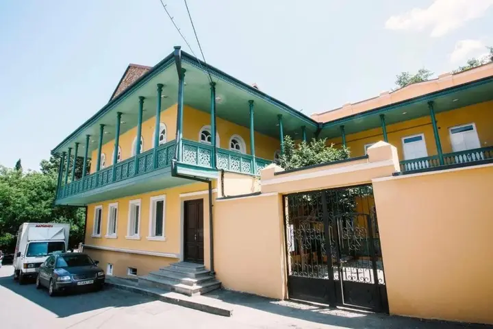 Тбилиси: KERA Apartments