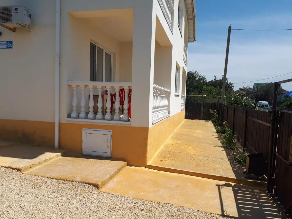 Анапа: Guest House Chernomorskaya 8A