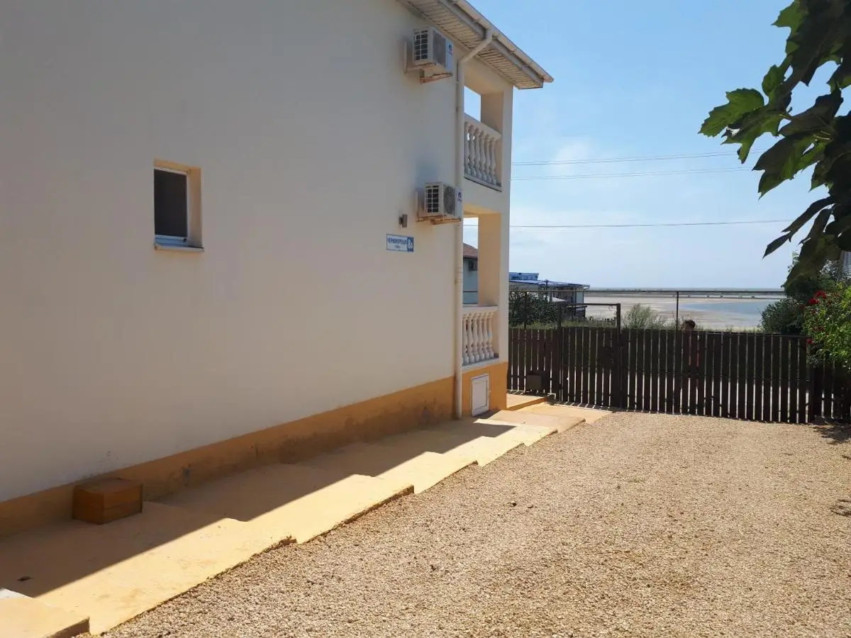 Анапа: Guest House Chernomorskaya 8A