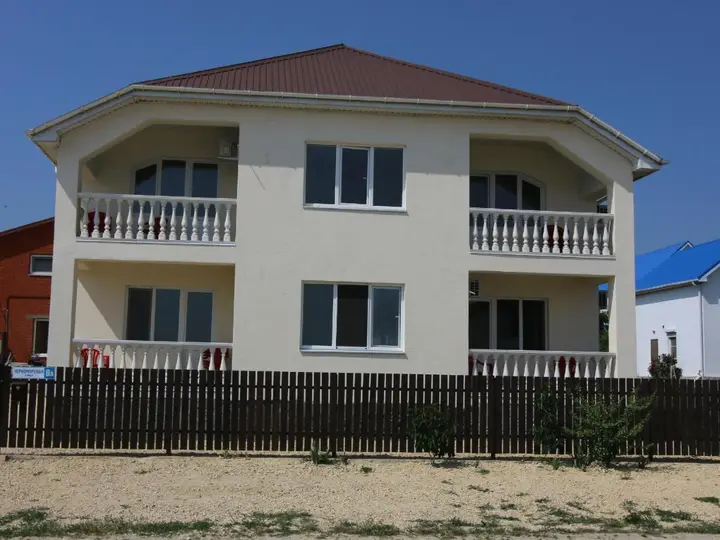 Анапа: Guest House Chernomorskaya 8A