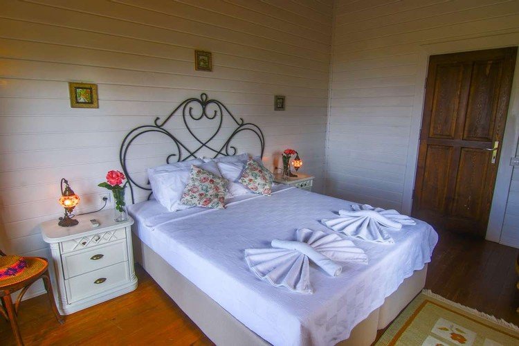 Исламлар: Villa Daphne