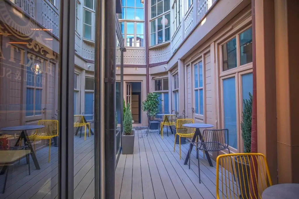 Тбилиси: Heritage Hotel and Suites (by Travel Agency)