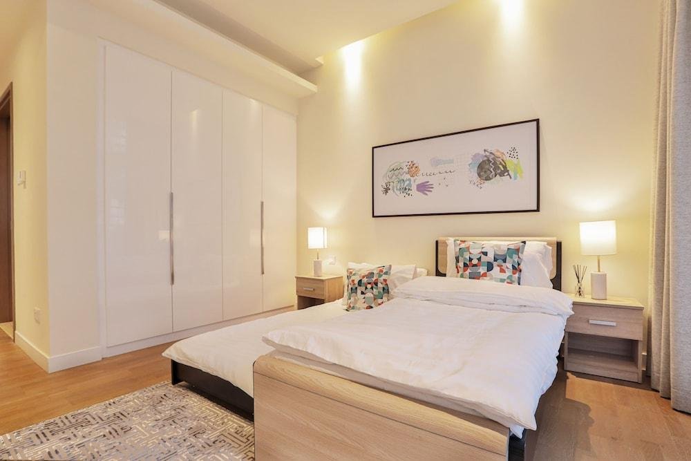 Дубай: Welhome - Luxury Living in Dubai's City Walk Building 5