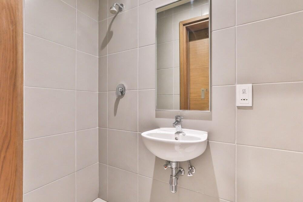 Дубай: Welhome - Luxury Living in Dubai's  City Walk Building 5