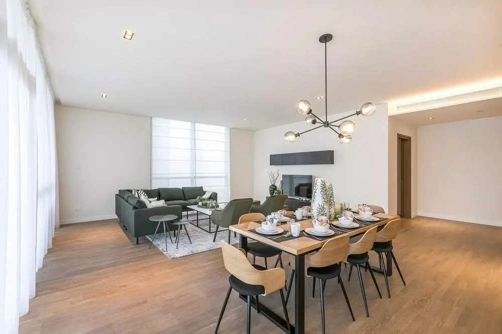 Дубай: Welhome - Luxury Living in Dubai's  City Walk Building 5