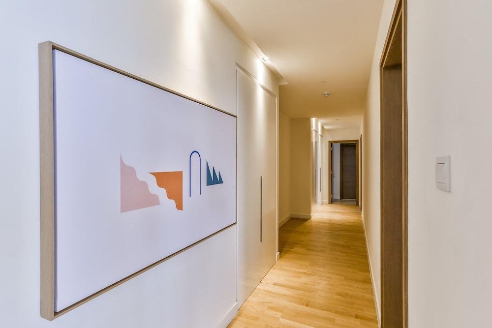 Дубай: Welhome - Luxury Living in Dubai's City Walk Building 5