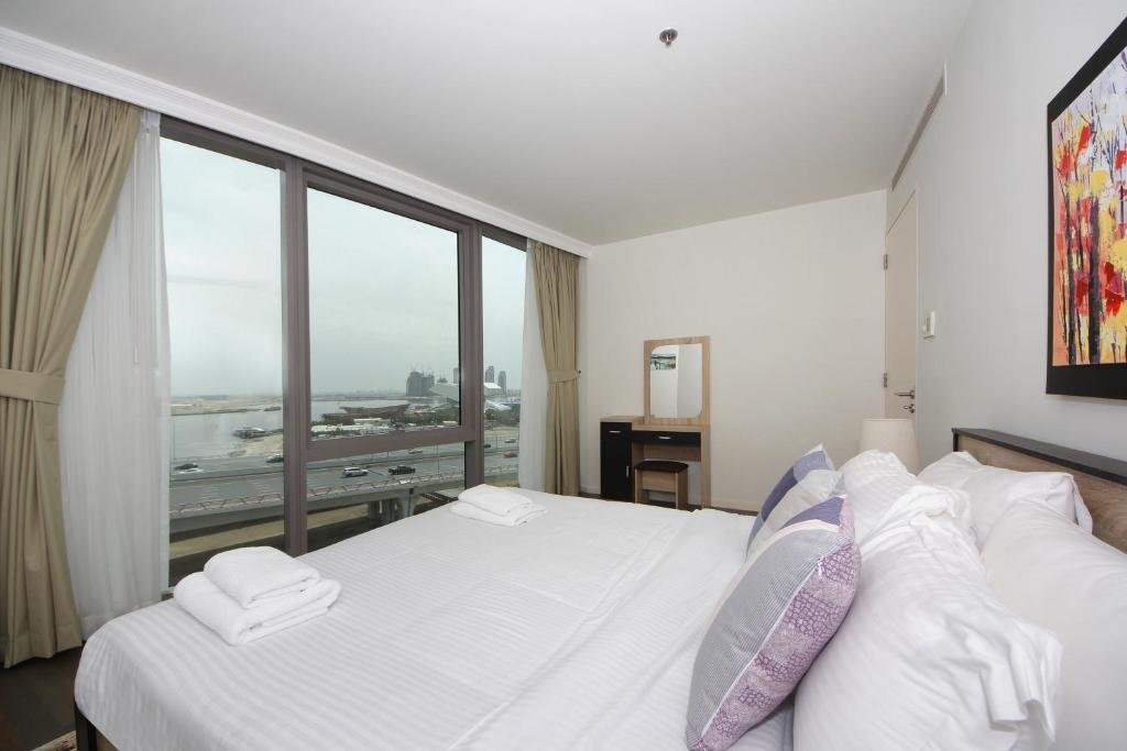 Дубай: Апартаменты Signature Holiday Homes - Luxury 3 Bedroom Apartment D1 Tower Waterfront View
