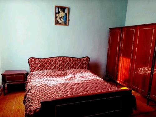Хони: Roza's Guest House