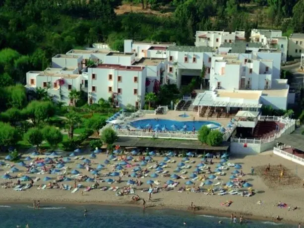 Акьярлар: Malama Beach