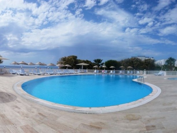 Акьярлар: Malama Beach