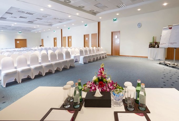 Дубай: Milleninium Plaza Downtown Hotel