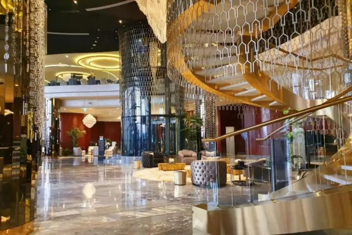 Дубай: Damac Royal Damac Towers