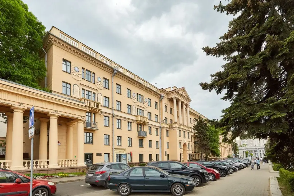Минск: Апартаменты на проспекте Независимости 36 парк М. Горького