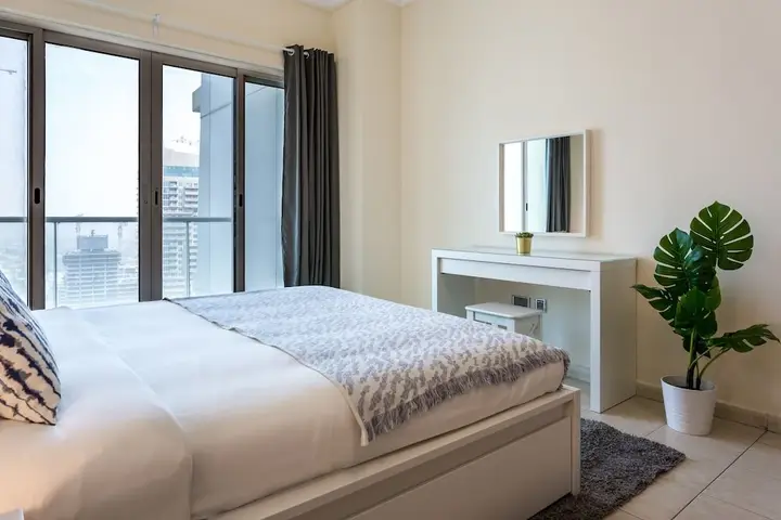 Дубай: Higuests Vacation Homes Global Lake View