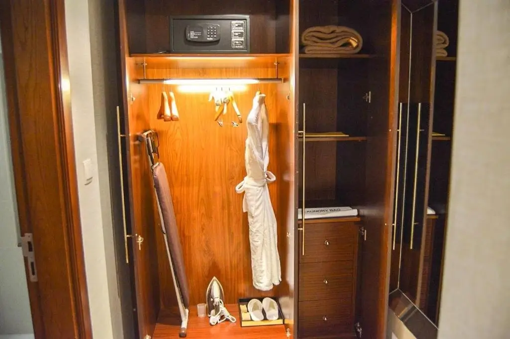 Дубай: Grand Mercure Hotel