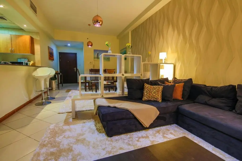 Dubai Marina - Stunning Huge 4 Bedroom Apts Near JBR - Gym - Pool - Parking — фото 1