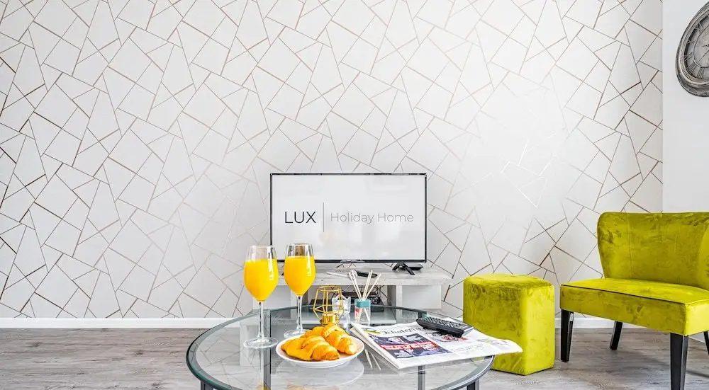 Дубай: MAG 214 Tower 1 by LUX Holiday Home