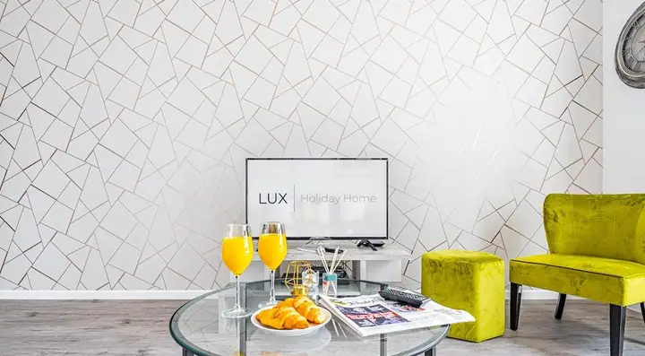Дубай: MAG 214 Tower 1 by LUX Holiday Home