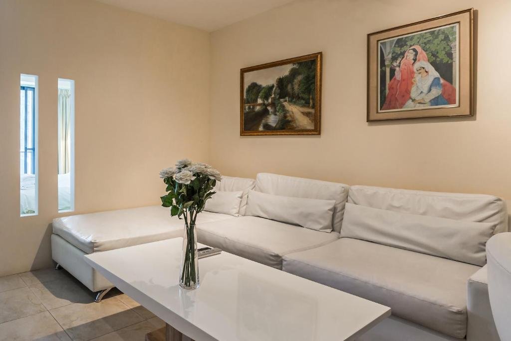 Дубай: Sama Sama - Goldcrest Views 1 JLT