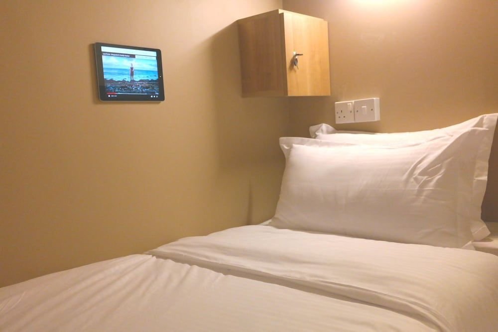 Дубай: Your Homestay Hostel