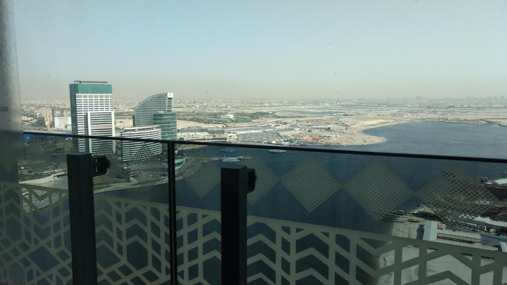 Дубай: One Bedroom Apartment - D1 tower