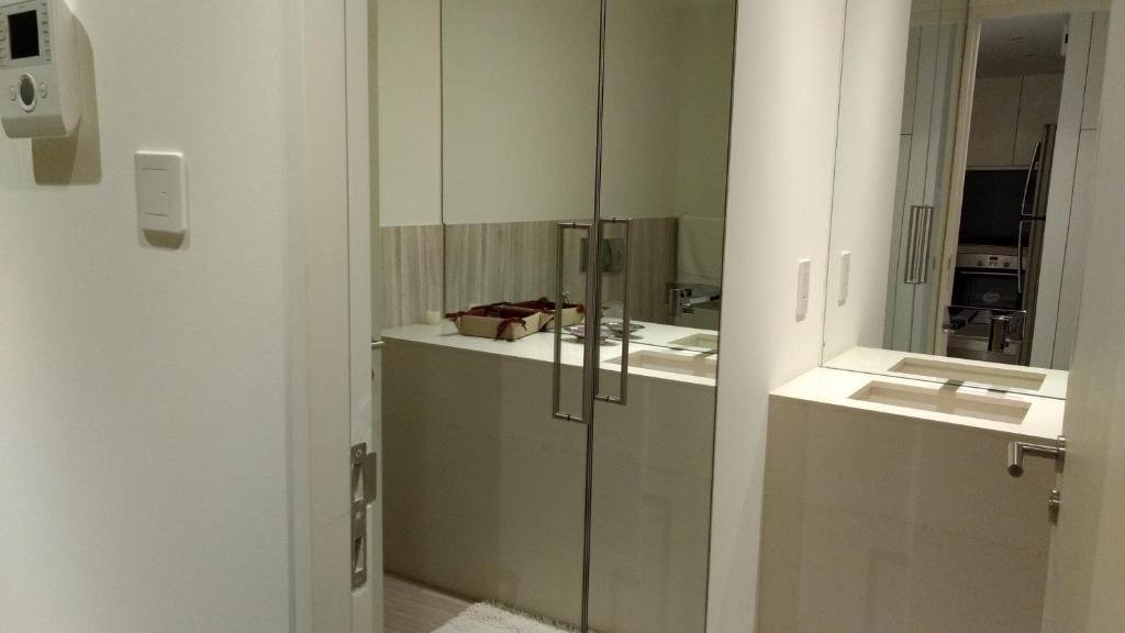 Дубай: One Bedroom Apartment - D1 tower