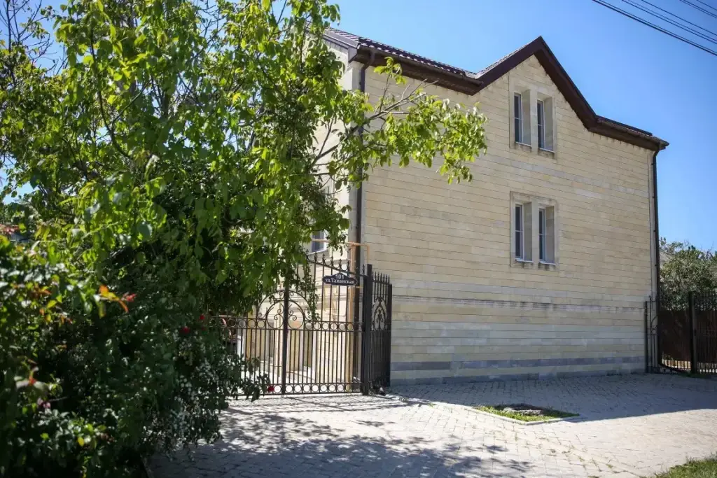 Благовещенская: Arina Guest house