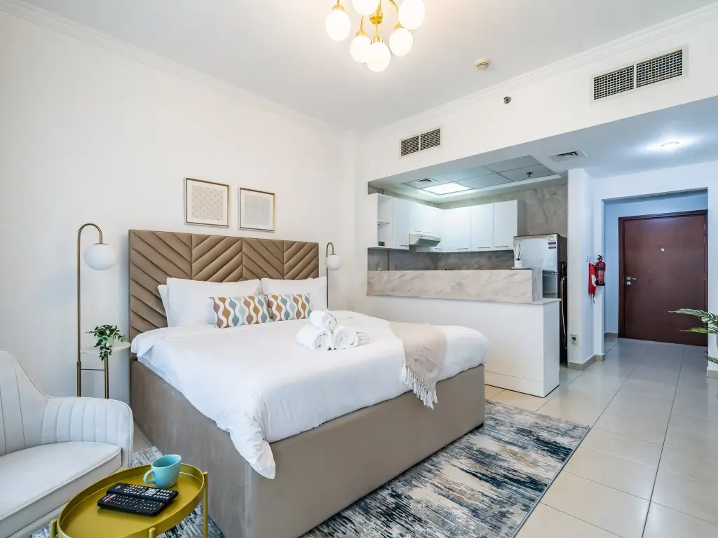 Дубай: Apartments Delightful Studio with Balcony Burj Al Nujoom