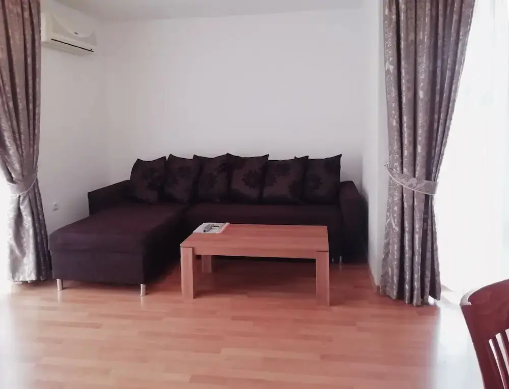 Цагери: Efir Aparthotel