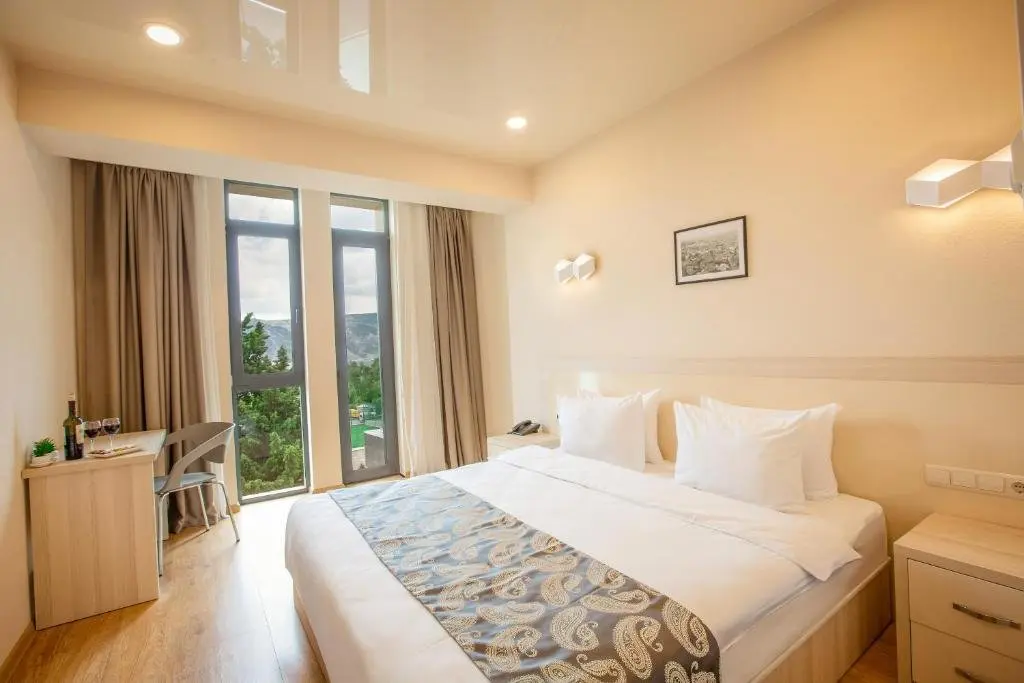 Тбилиси: Iveria Inn Hotel (by Travel Agency)