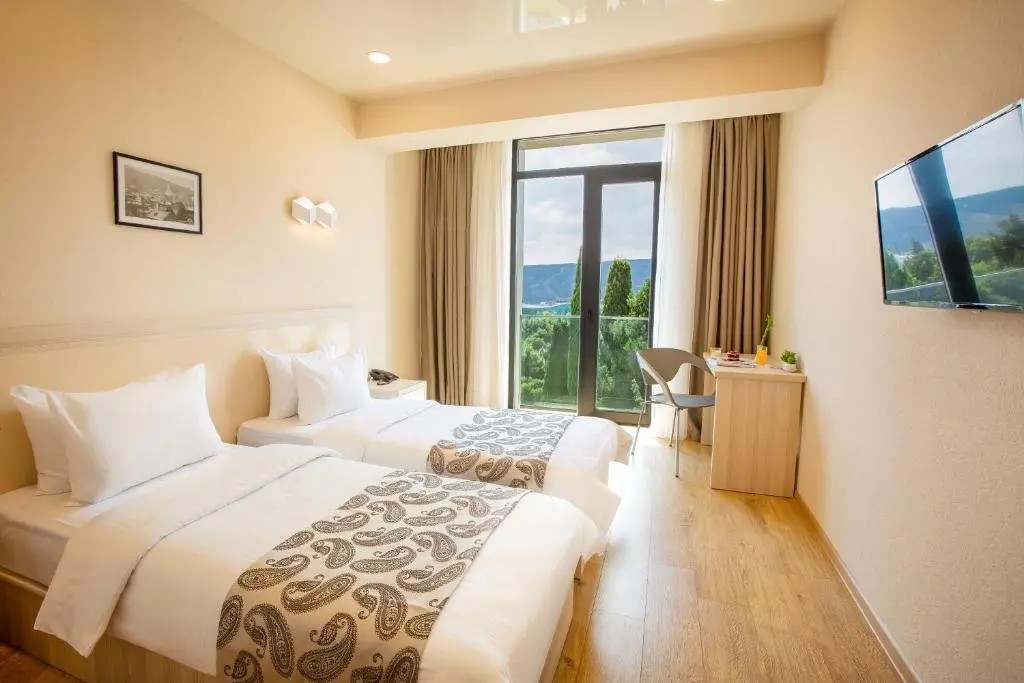 Тбилиси: Iveria Inn Hotel (by Travel Agency)