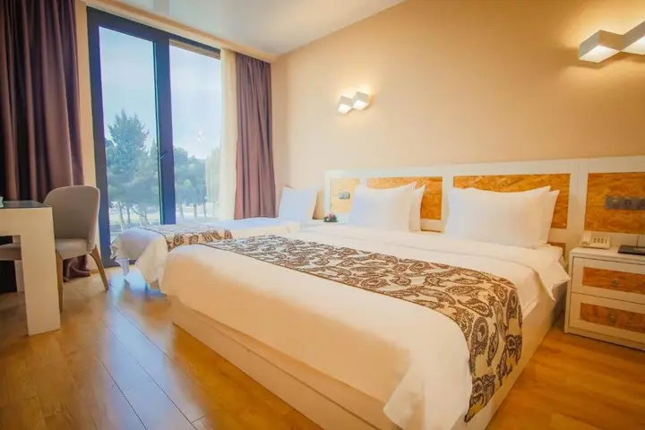Тбилиси: Iveria Inn Hotel (by Travel Agency)
