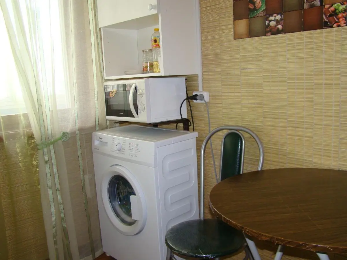 Москва: Меблированные комнаты Otelplus na Vernadskogo