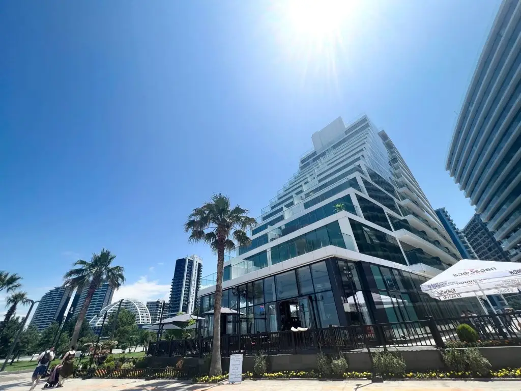 Батуми: Apartments Beachfront Batumi View Apartments by Globalstay