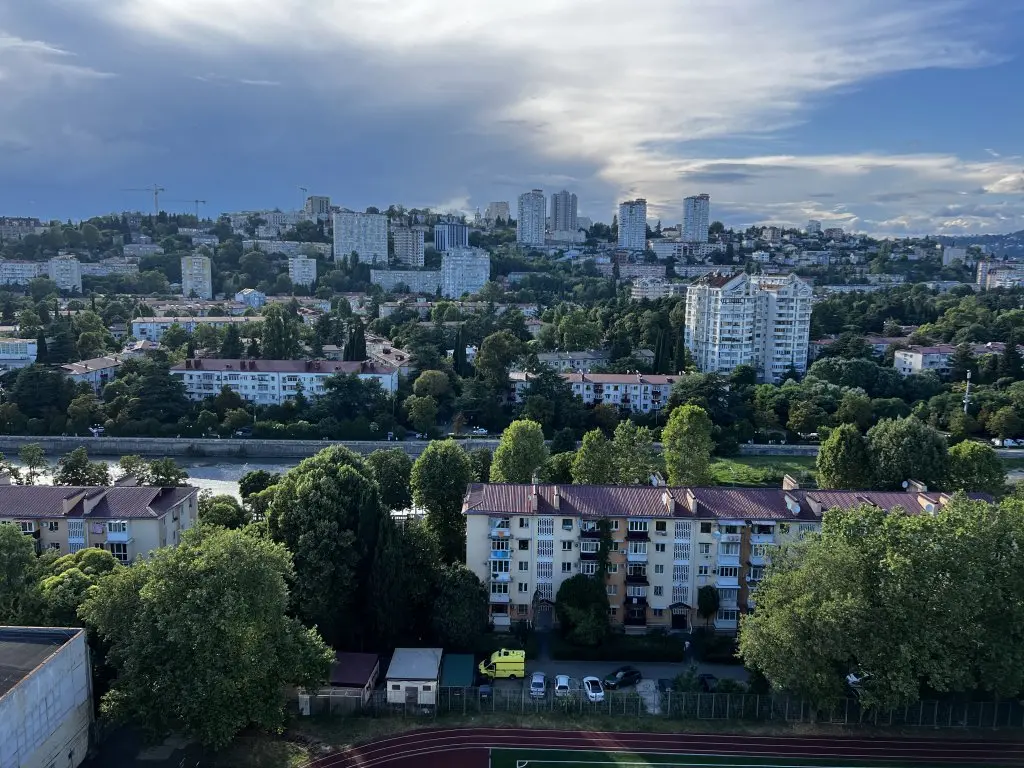 Сочи: Апартаменты Просторная Квартира в Центре Сочи